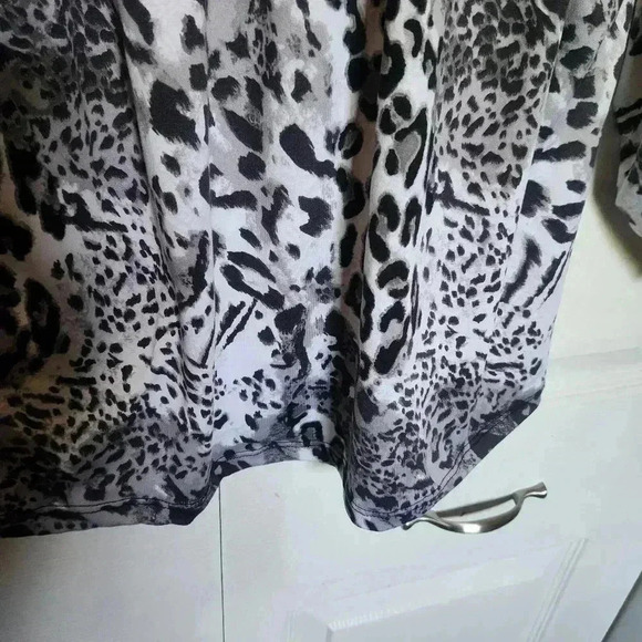 Classic Edition Women's  Leopard 3/4 Sleeve Blouse - Size XL - Picture 5 of 9